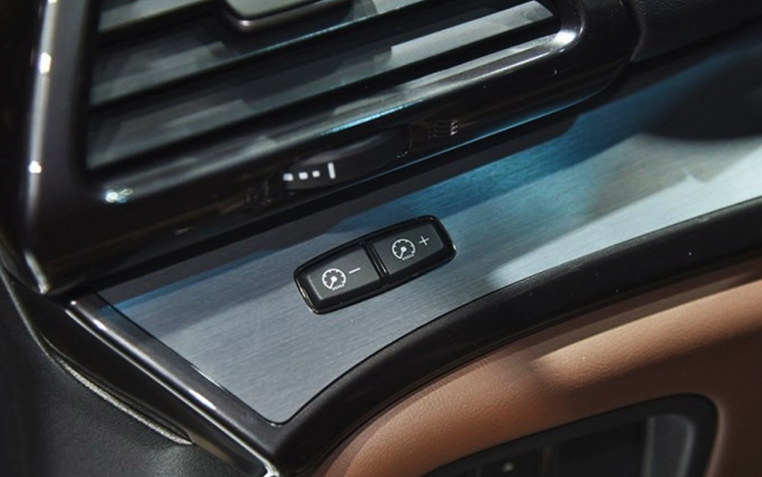 拉丝阳极氧化铝板 在汽车内饰中